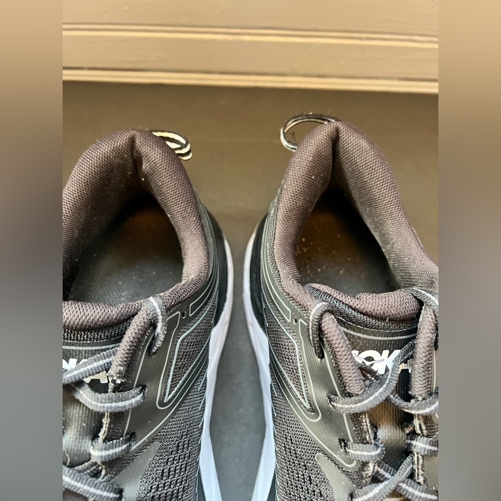 Hoka one one bondi 7 black and white
Women’s size 10 - Picture 3 of 7